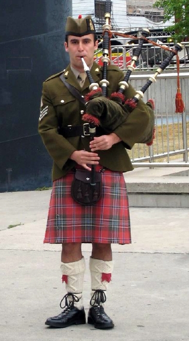 Morris Germansky, bagpiper